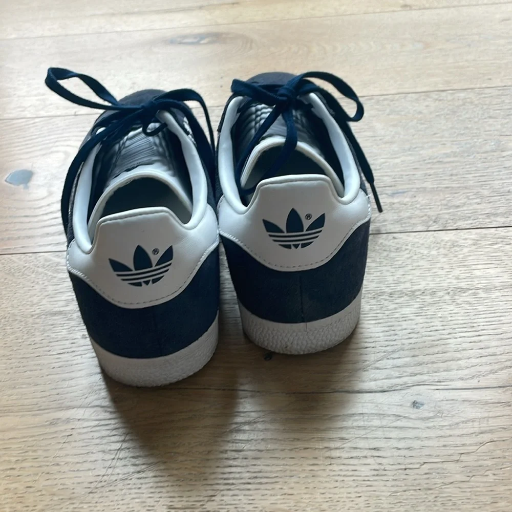 Adidas Originals Gazelle Sneakers in Collegiate Navy and White Mens 7 Womens 8 - Picture 7 of 10